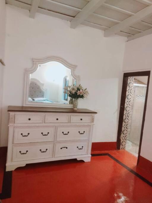 A Quaint Cottage With Rajah'S Seat View. マディケーリ エクステリア 写真
